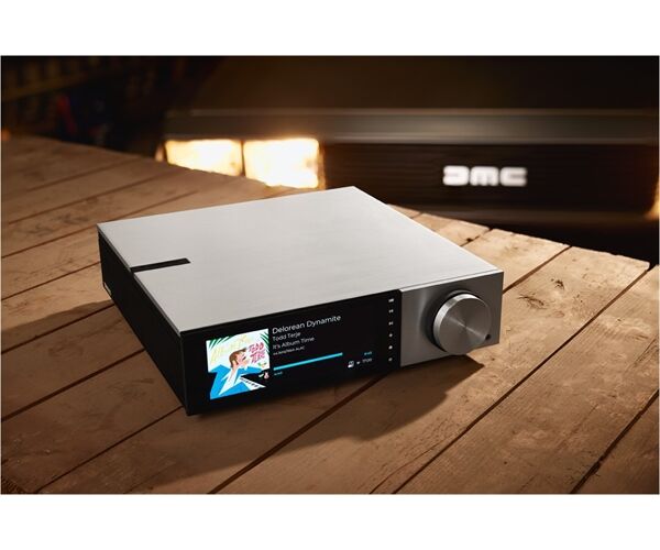 Cambridge Audio Evo 150 DeLorean Edition