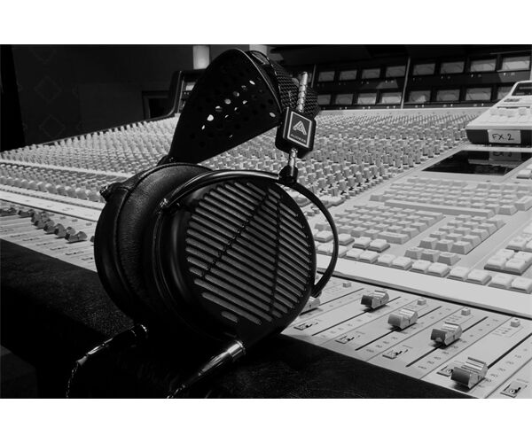 Audeze LCD-MX4