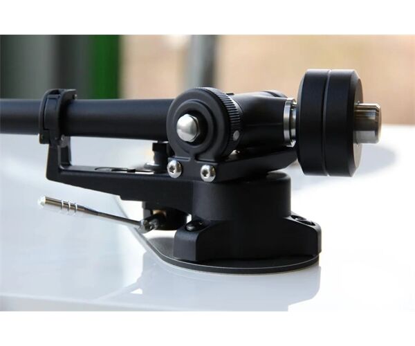 Rega RB 330
