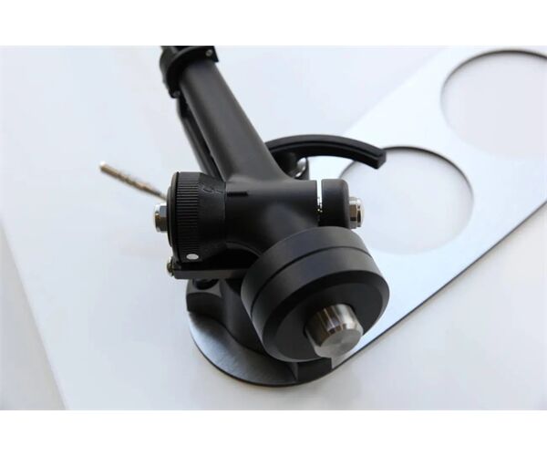 Rega RB 330
