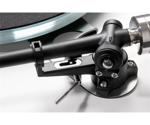Rega RB 880