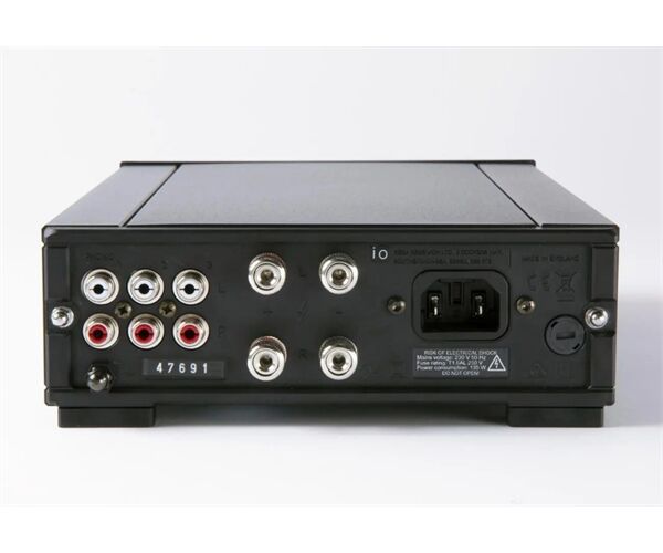 Rega System One Kyte Lautsprecher + io + Planar 1